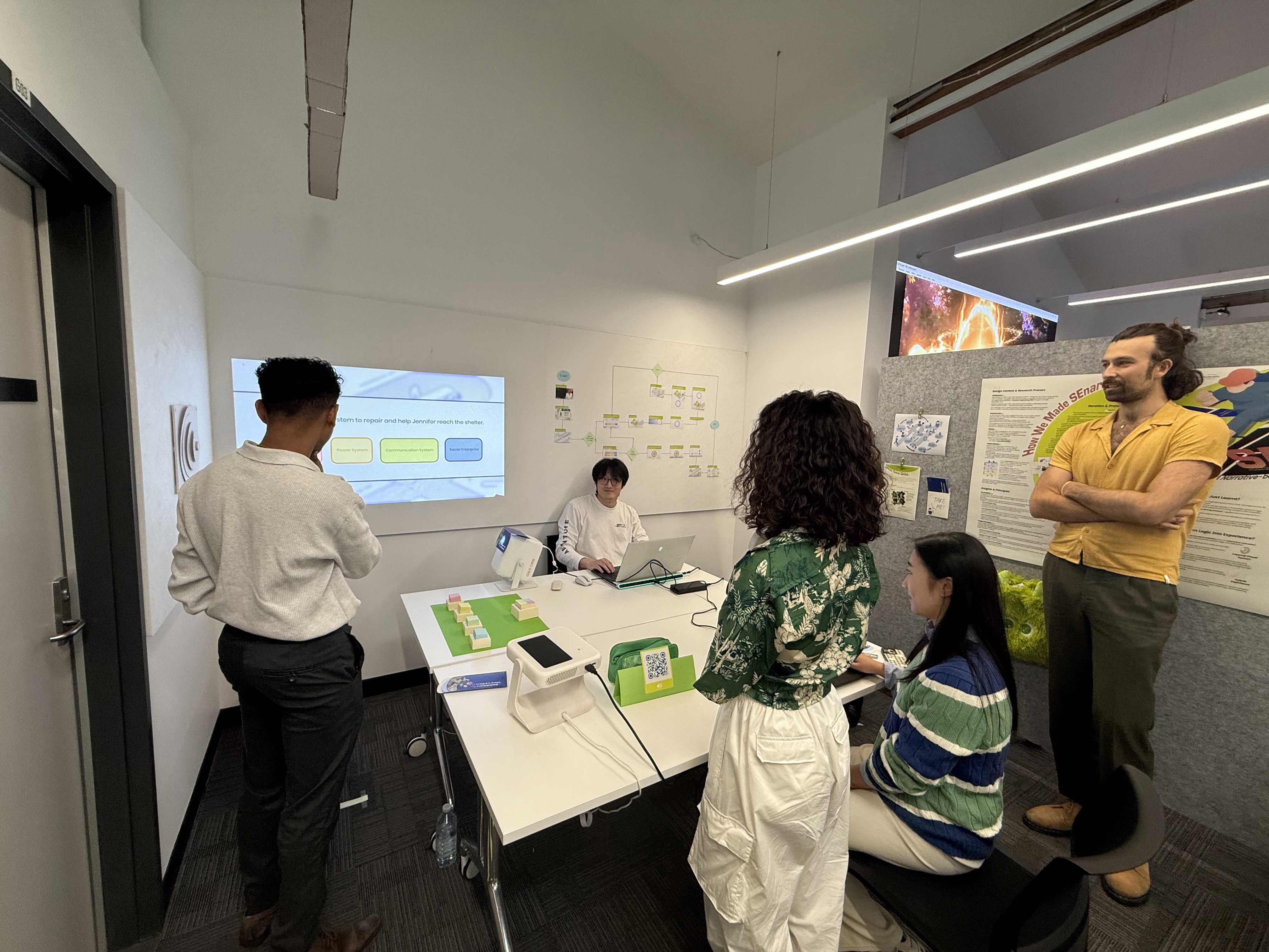 Users interacting with SEnario